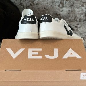 Veja Esplar Sneakers (Black/White)